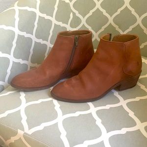 Size 8 Frye shoes